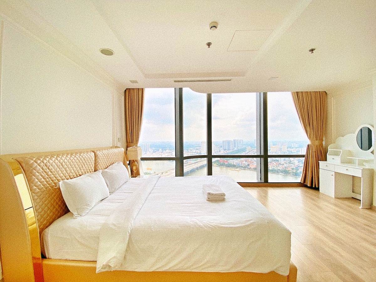 Màu sắc chủ đạo là trắng và be
