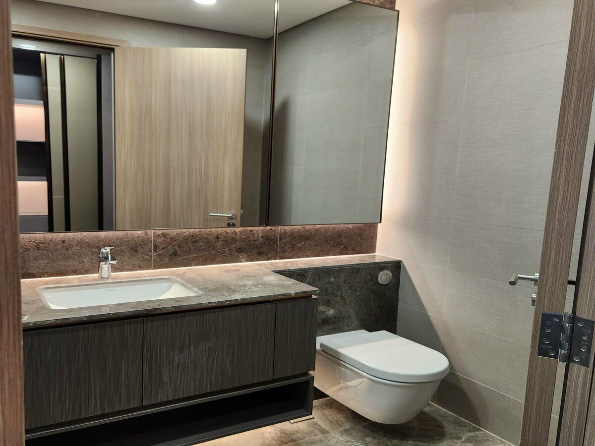 Lavabo đặt trên mặt đá sang trọng
