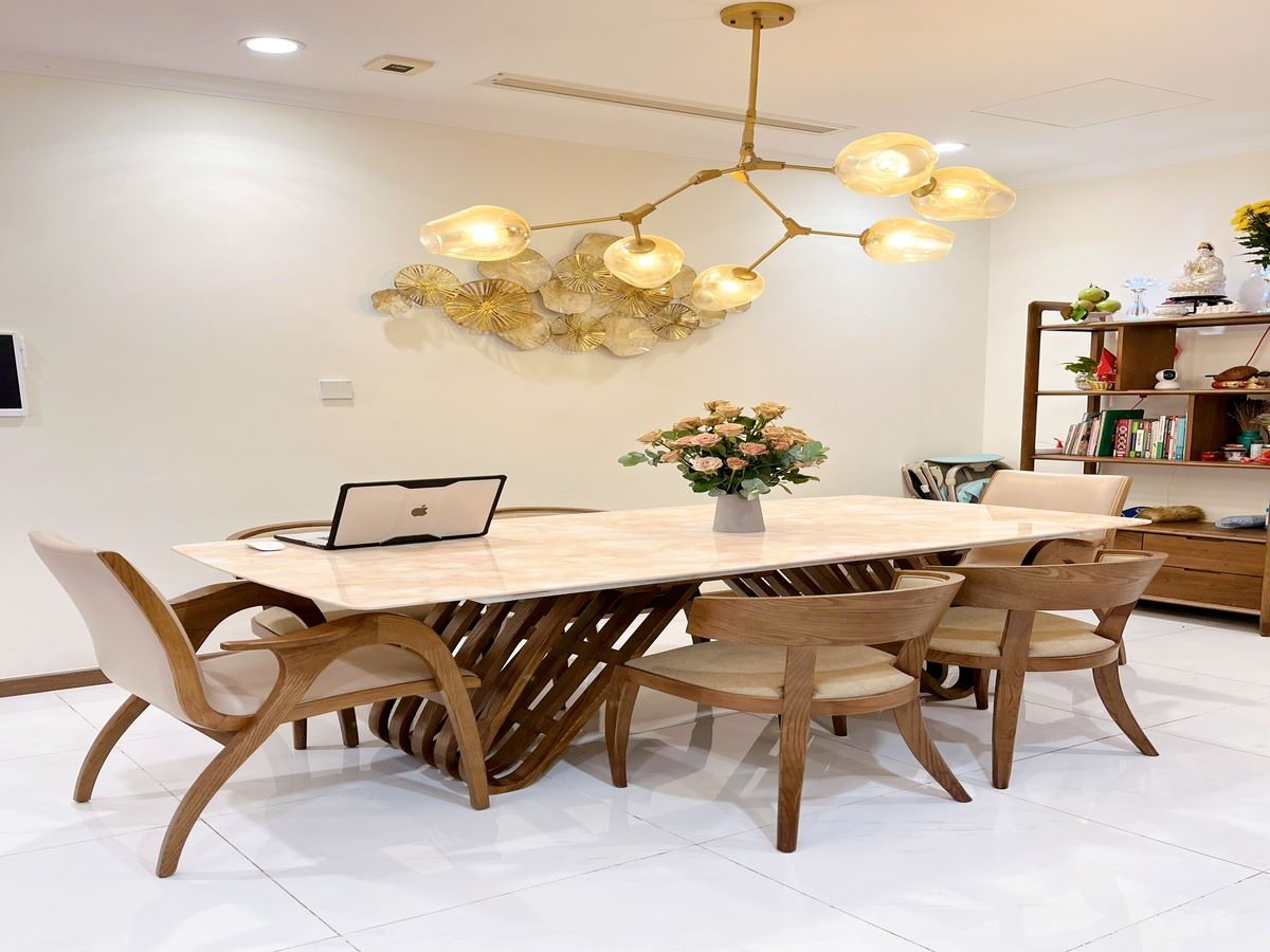 Bàn bếp bằng gỗ
